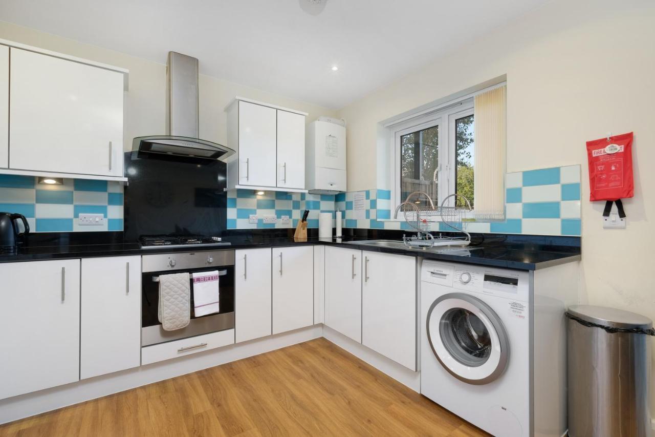 London Heathrow Living Serviced Apartments By Ferndale Stanwell ภายนอก รูปภาพ