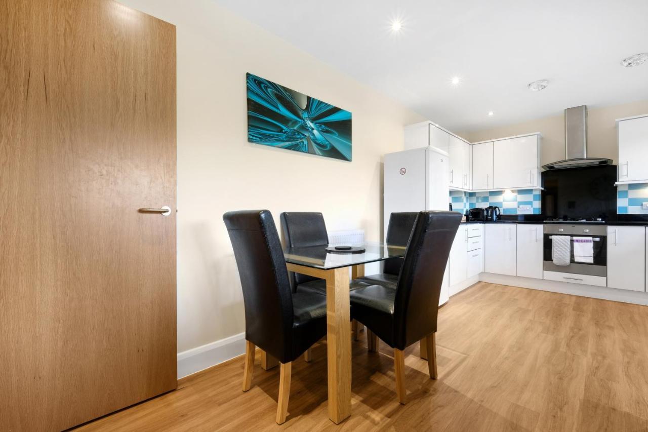 London Heathrow Living Serviced Apartments By Ferndale Stanwell ภายนอก รูปภาพ
