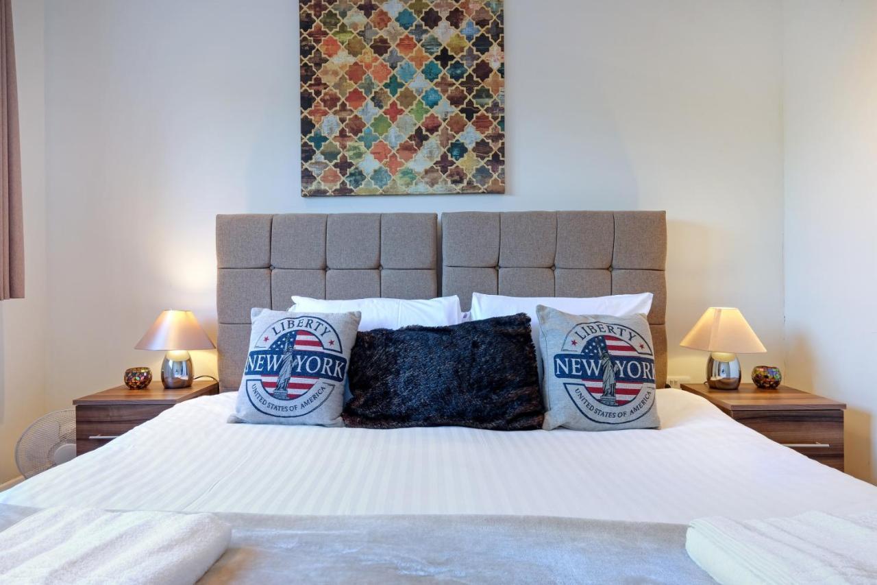 London Heathrow Living Serviced Apartments By Ferndale Stanwell ภายนอก รูปภาพ