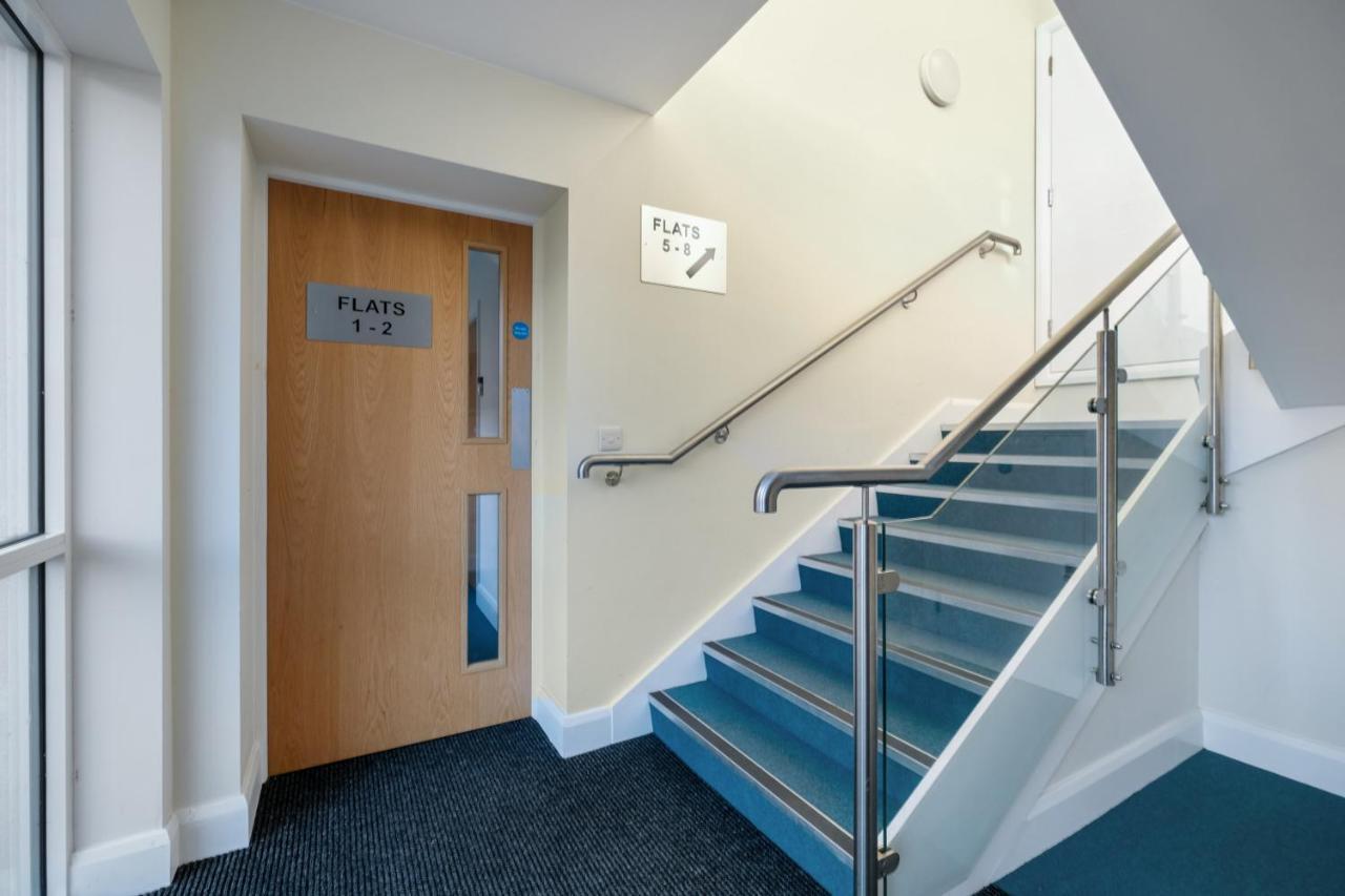 London Heathrow Living Serviced Apartments By Ferndale Stanwell ภายนอก รูปภาพ
