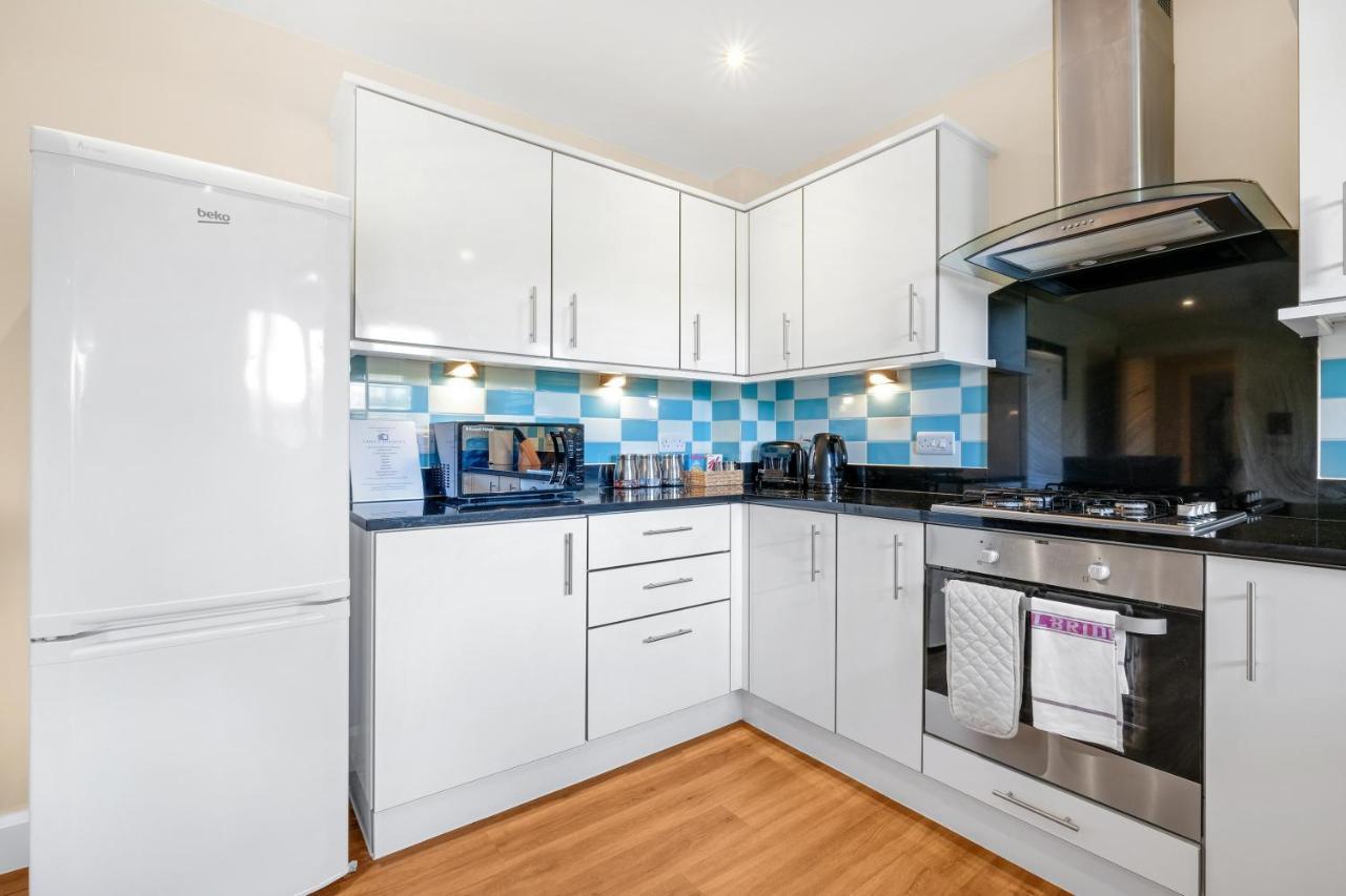 London Heathrow Living Serviced Apartments By Ferndale Stanwell ภายนอก รูปภาพ