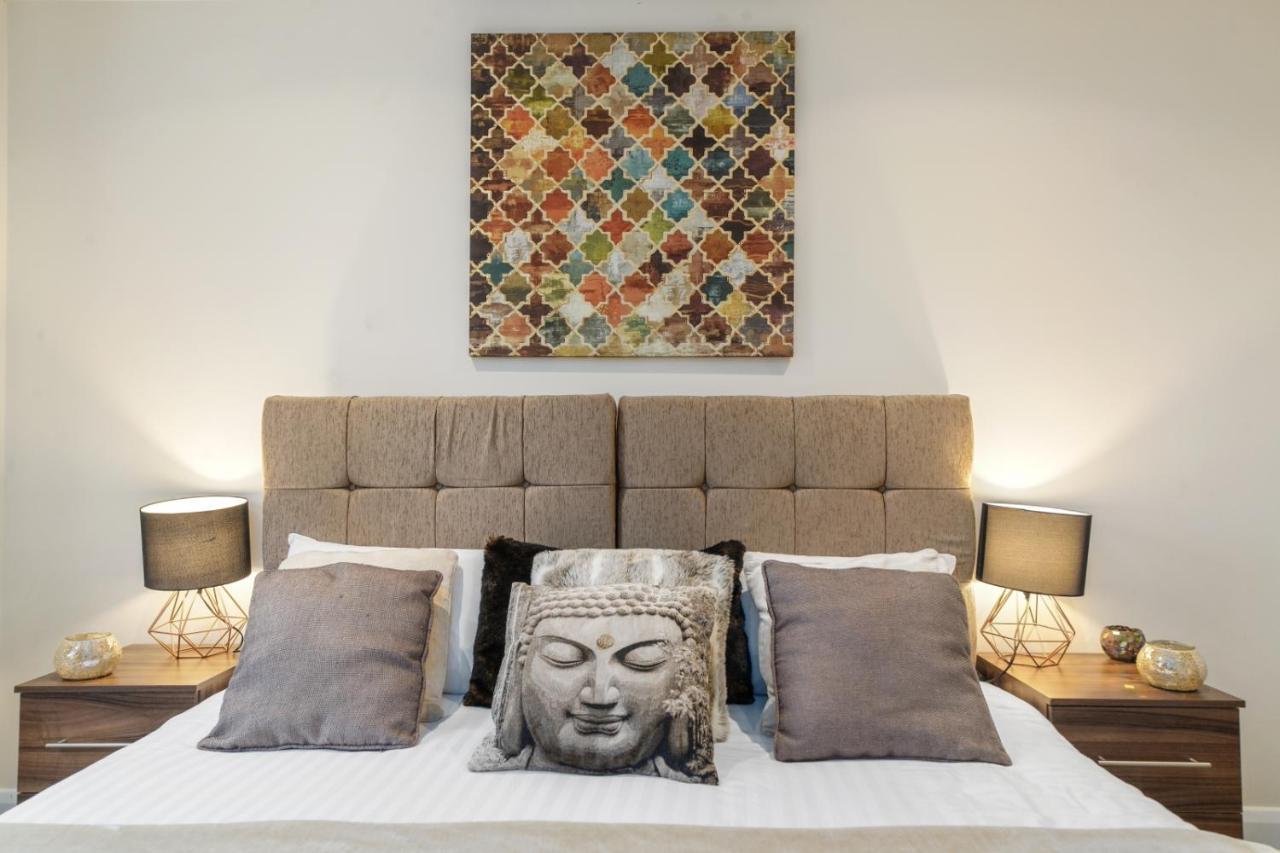 London Heathrow Living Serviced Apartments By Ferndale Stanwell ภายนอก รูปภาพ