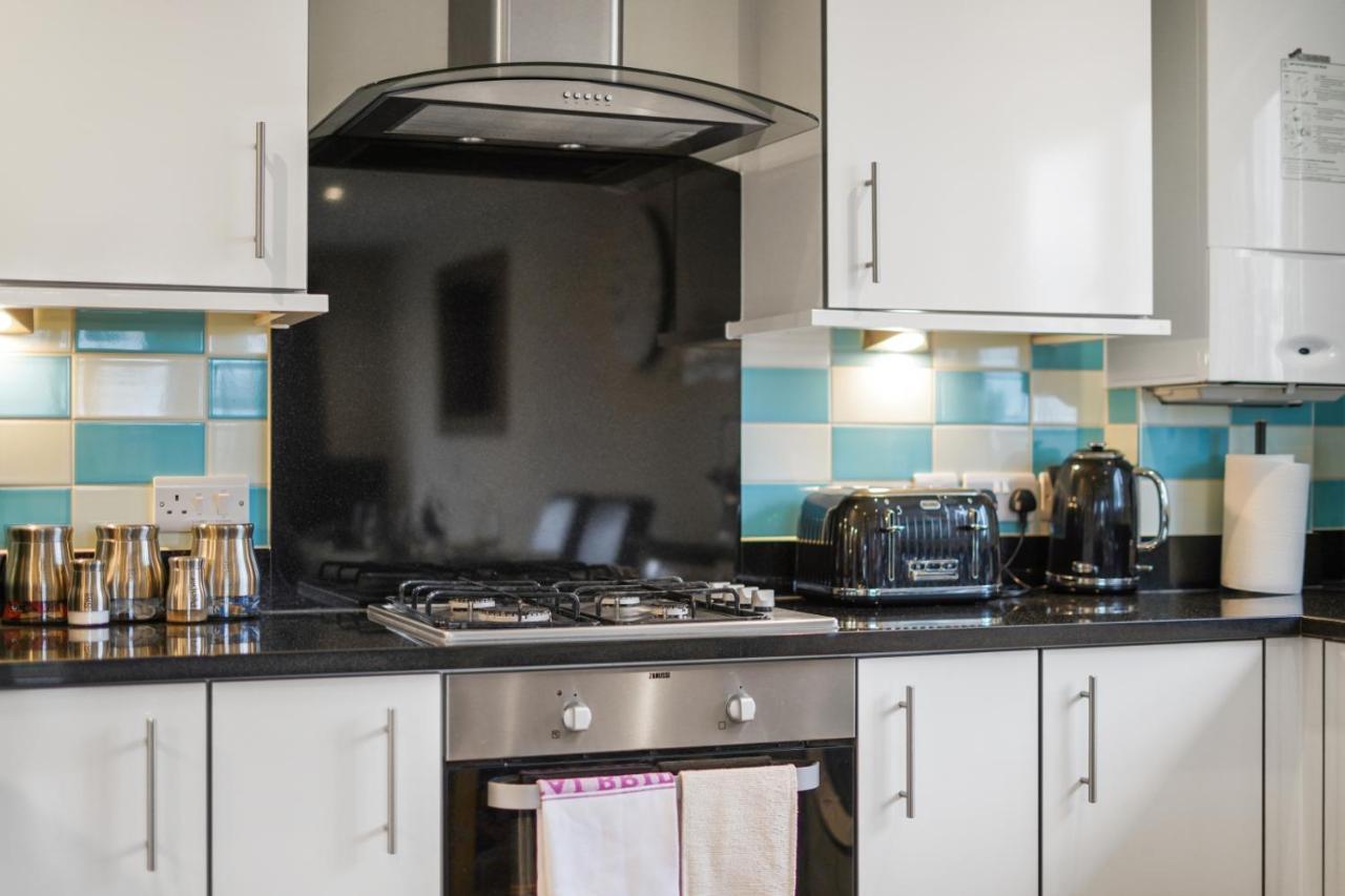 London Heathrow Living Serviced Apartments By Ferndale Stanwell ภายนอก รูปภาพ