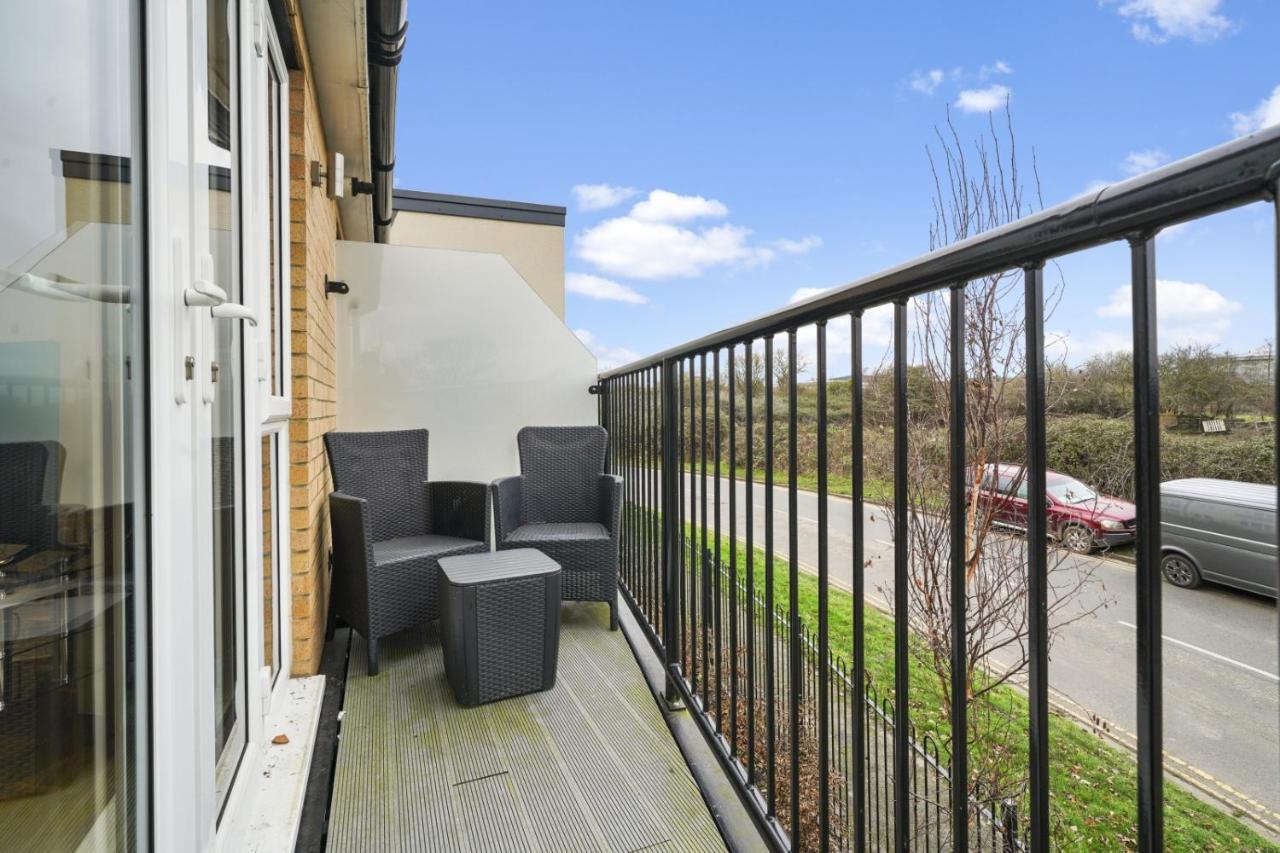 London Heathrow Living Serviced Apartments By Ferndale Stanwell ภายนอก รูปภาพ