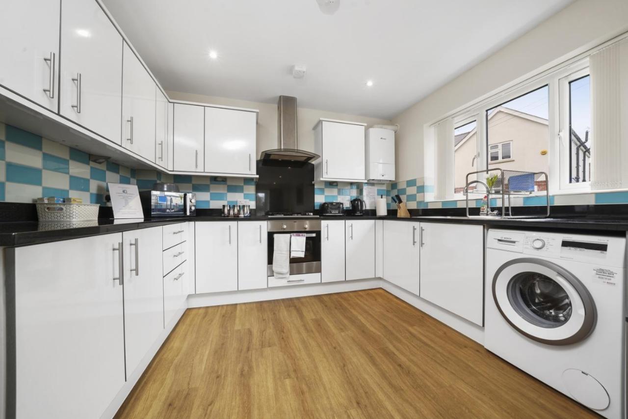 London Heathrow Living Serviced Apartments By Ferndale Stanwell ภายนอก รูปภาพ