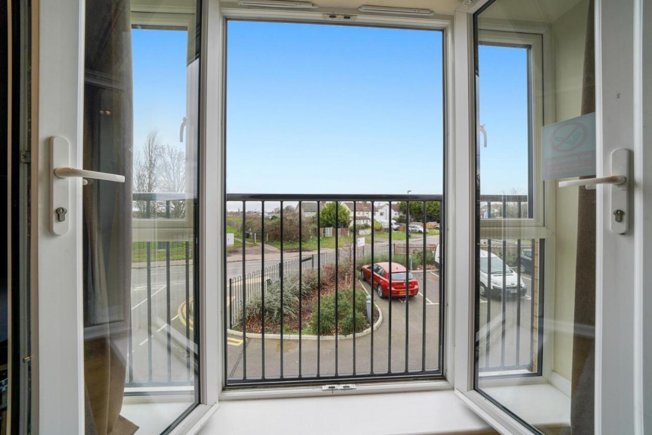 London Heathrow Living Serviced Apartments By Ferndale Stanwell ภายนอก รูปภาพ